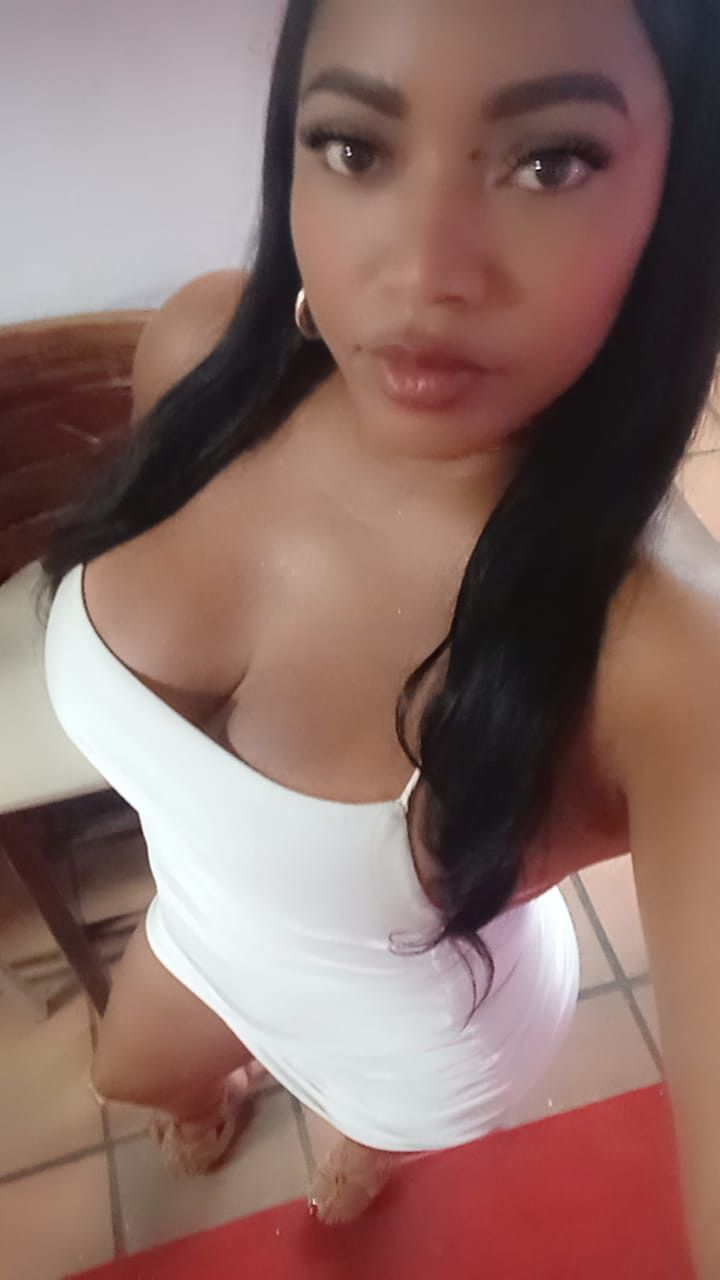 642053313|EVA|Chica