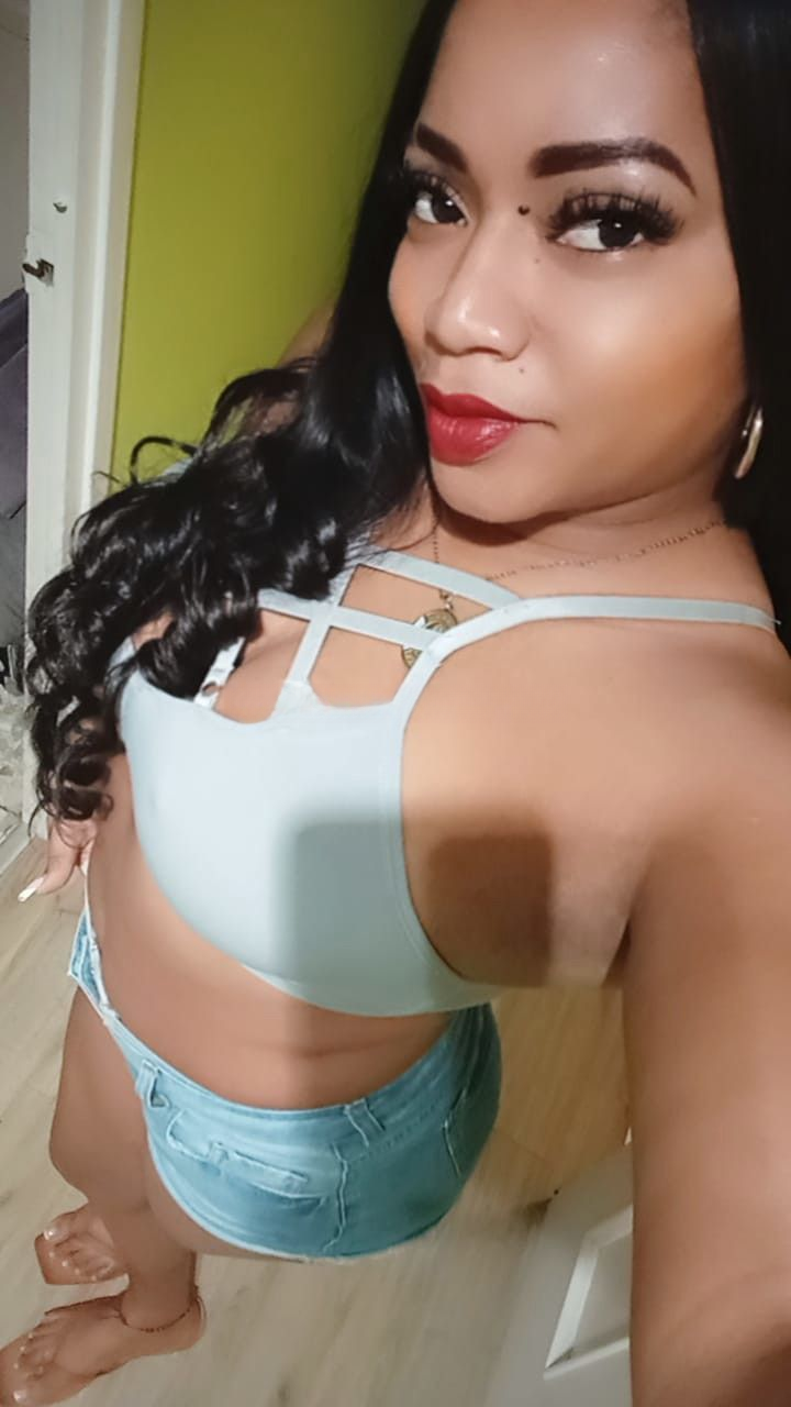 642053313|EVA|Chica