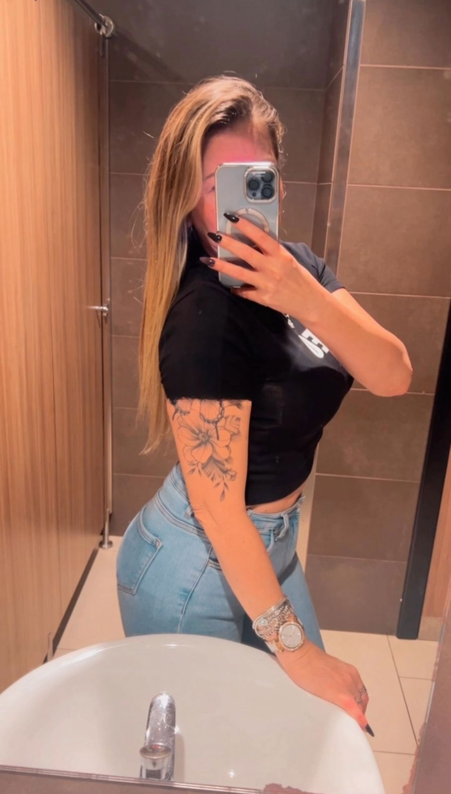 653182329|MARCELA|Chica