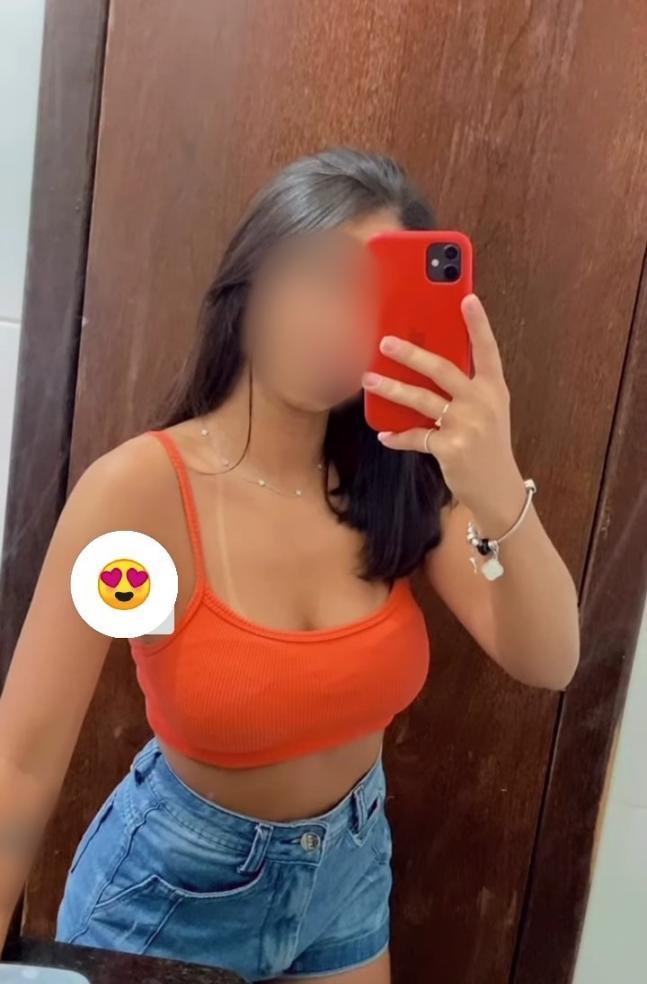 614593369|EVA|Chica
