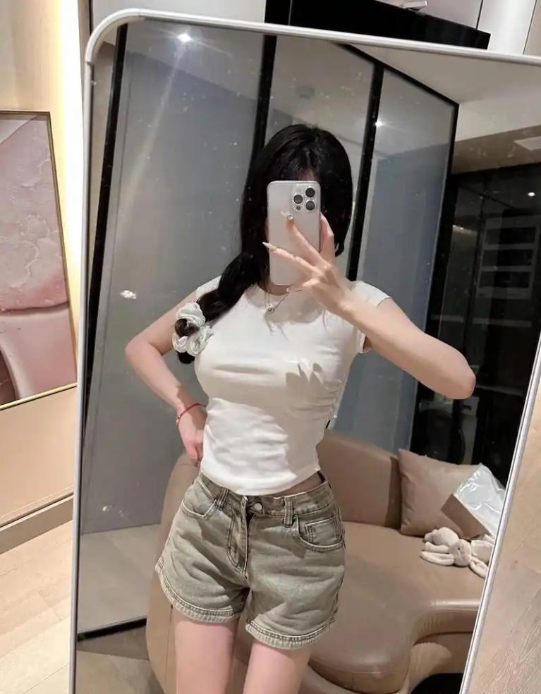 663518177|EMMA|Chica
