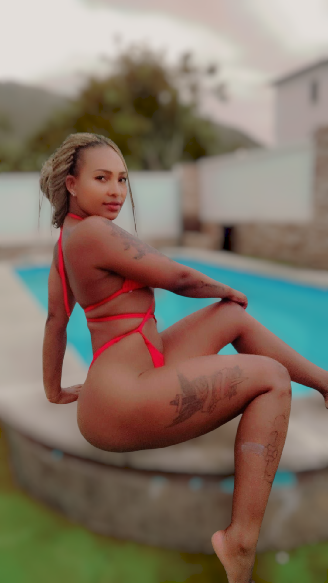 679637913|LUZ|Escort