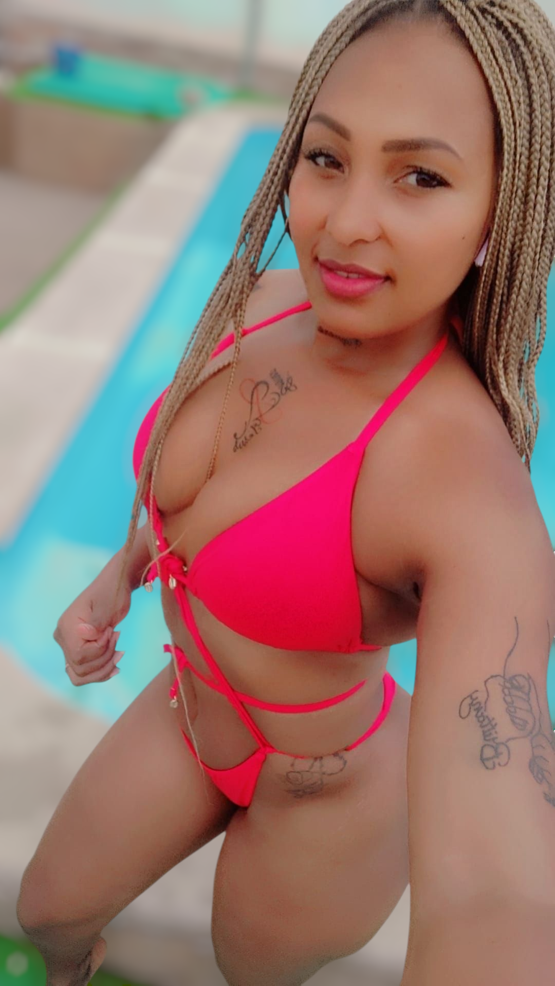 679637913|LUZ|Escort