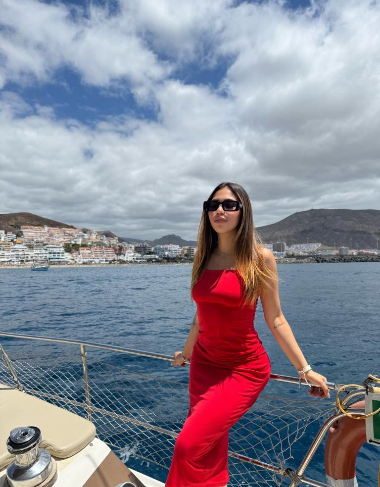 661039472|ALINA|Chica