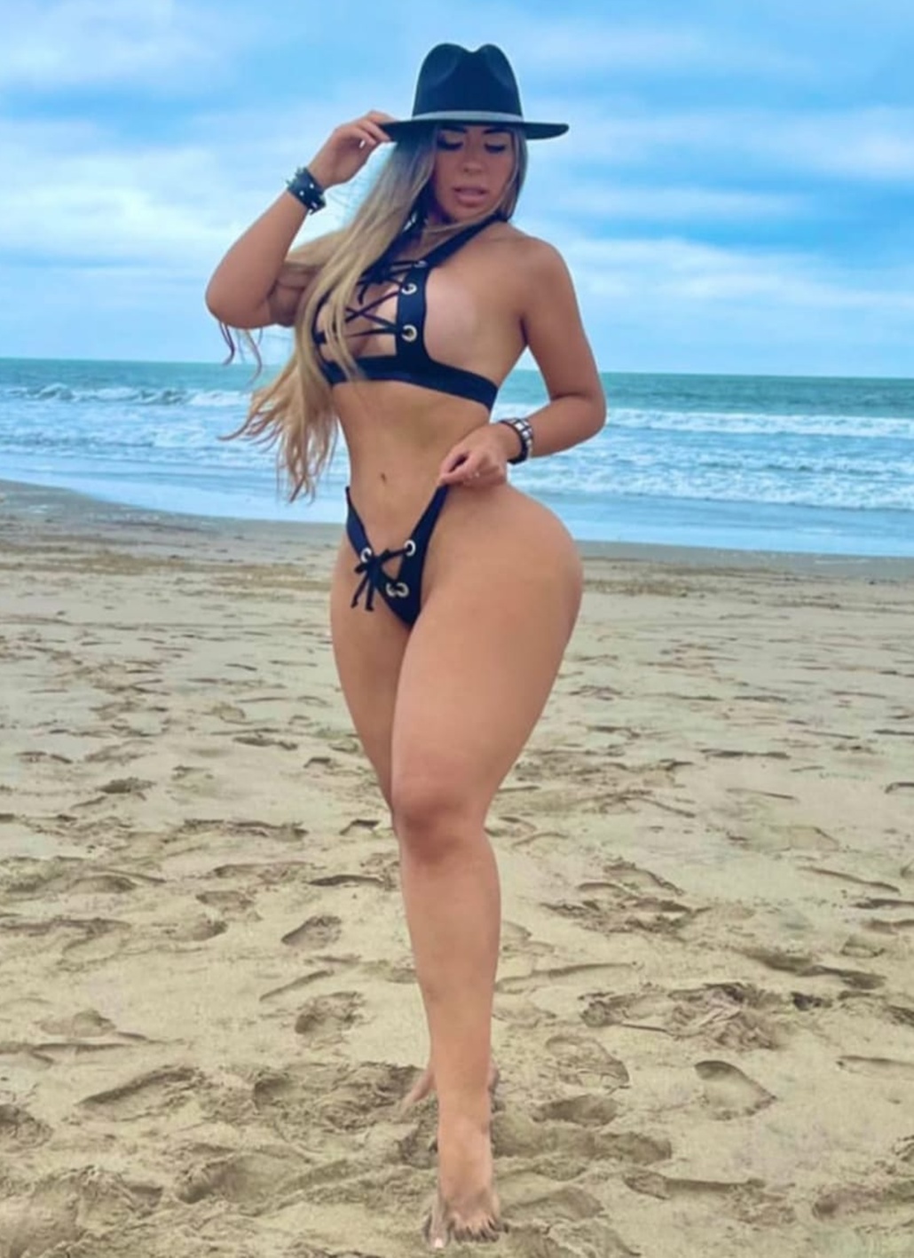 611304144|CINTHIA|Chica