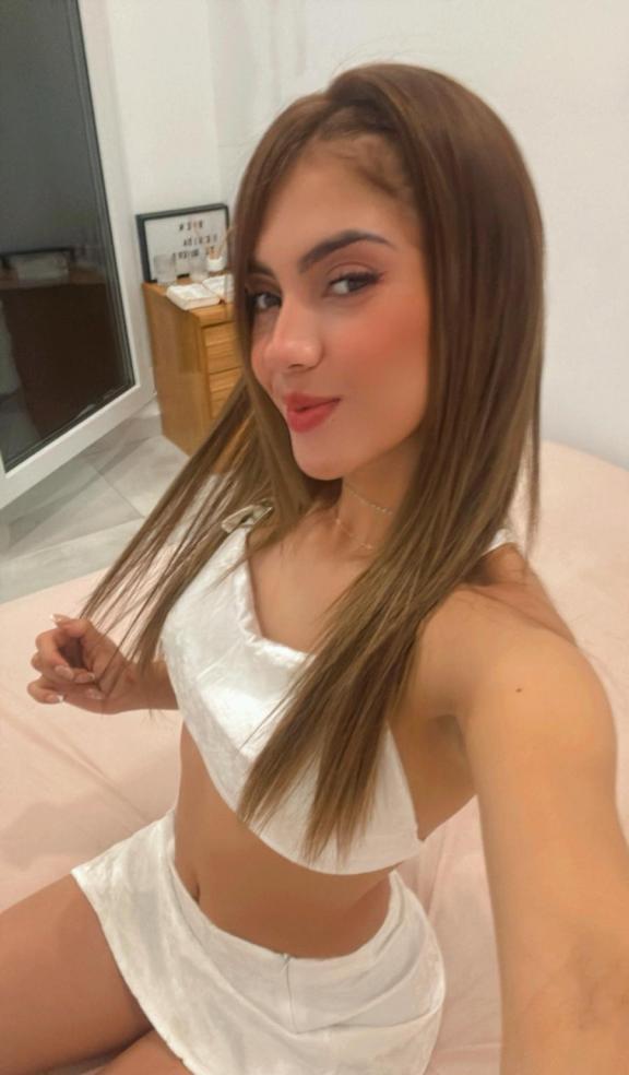 697919039|SOFIA|Chica