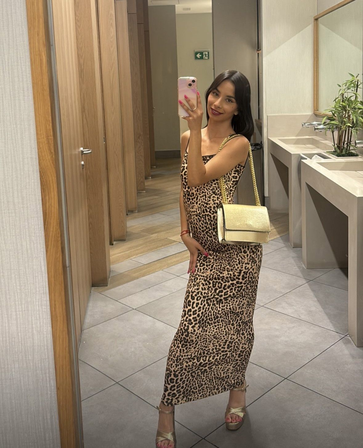 602008261|SARAY|Chica