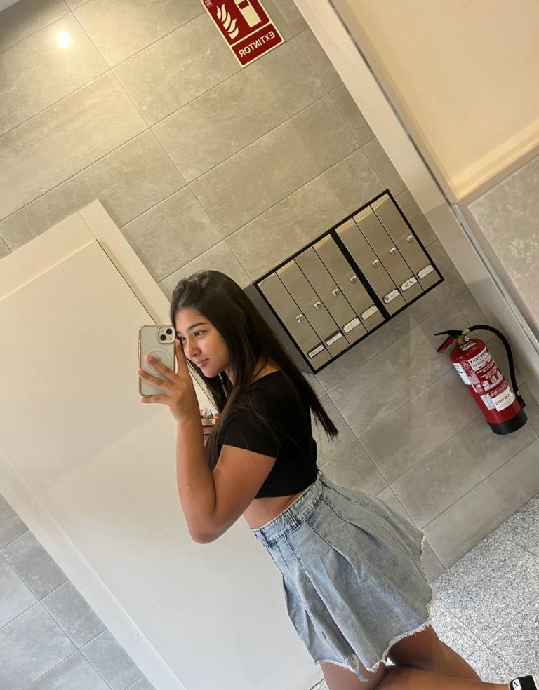 661599405|MELANI|Chica