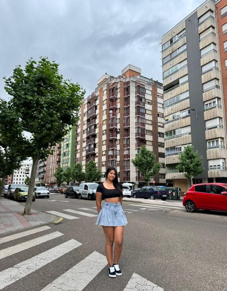 661599405|MELANI|Chica