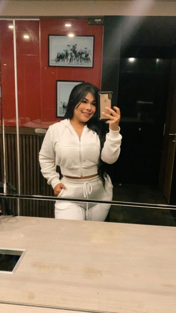 637740052|CHARLOTTE|Chica