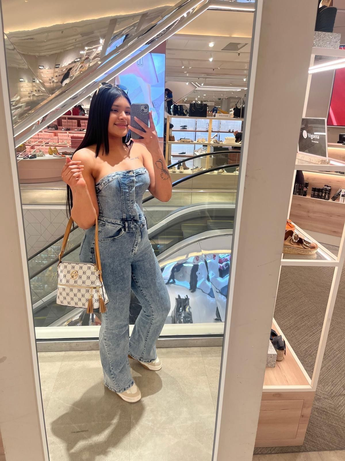 641850942|VALERIA|Chica