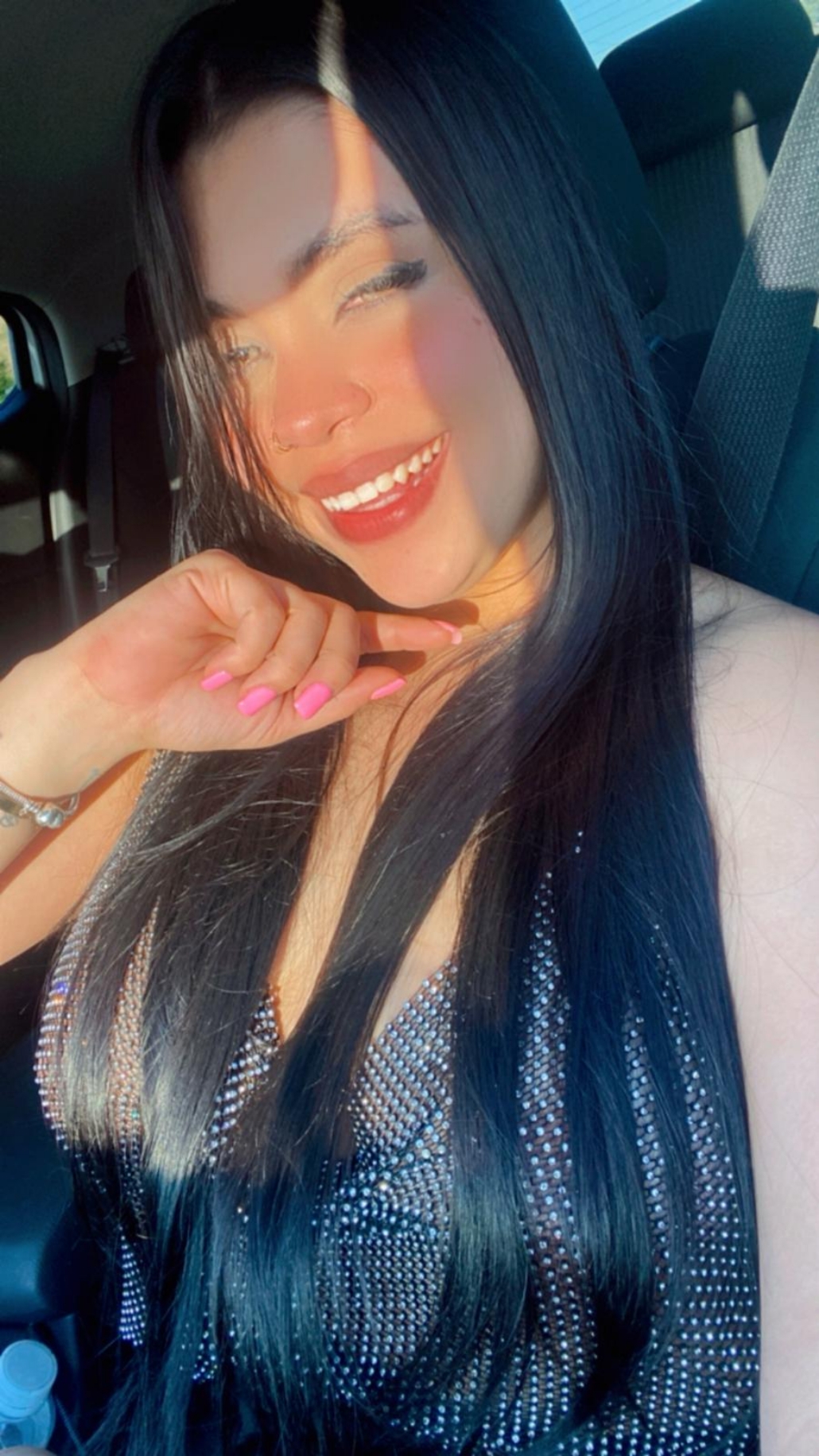 603924944|REINA|Chica