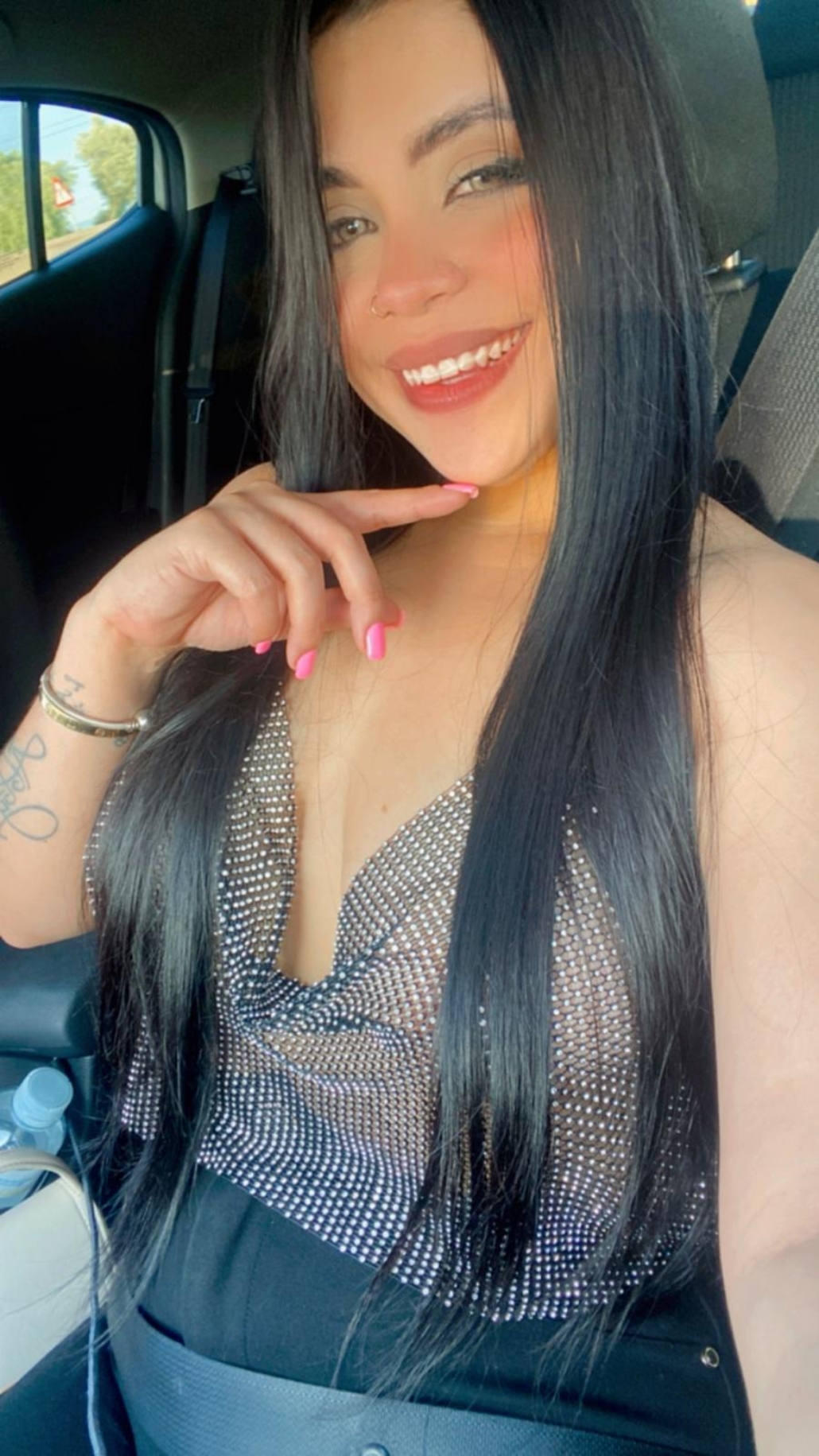 603924944|REINA|Chica