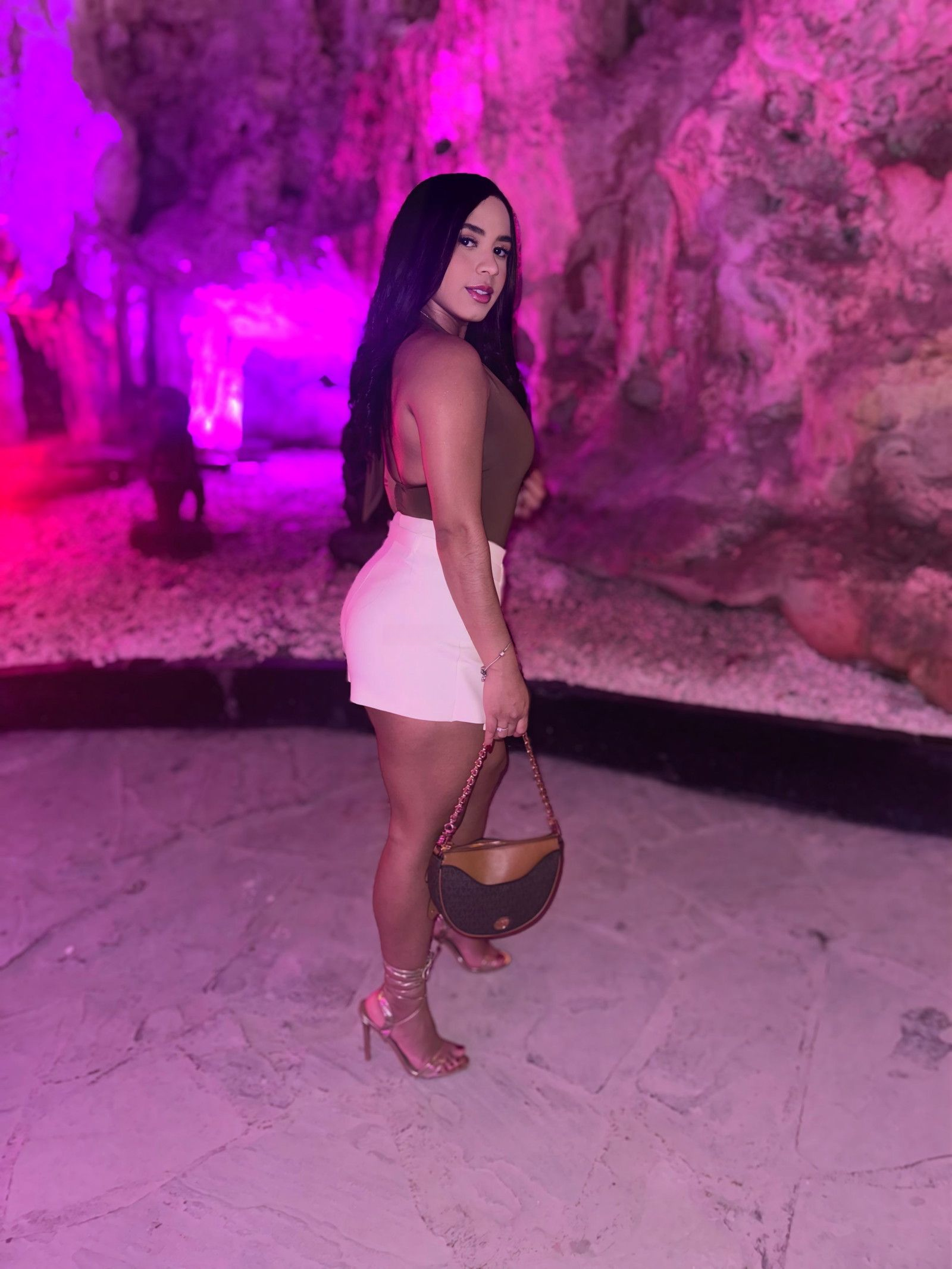 678335404|LUCIA|Chica