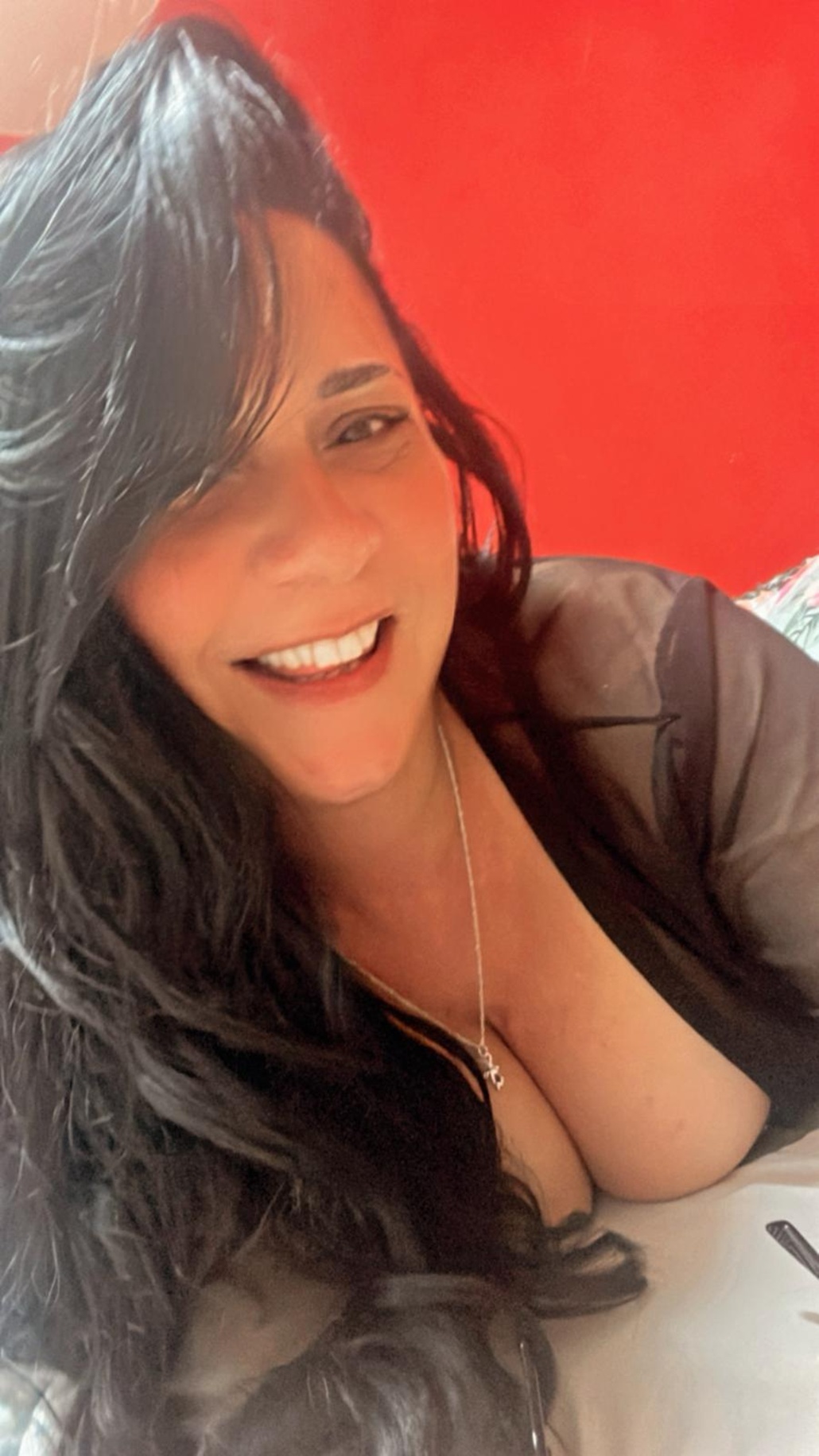 606782973|SARA|Puta