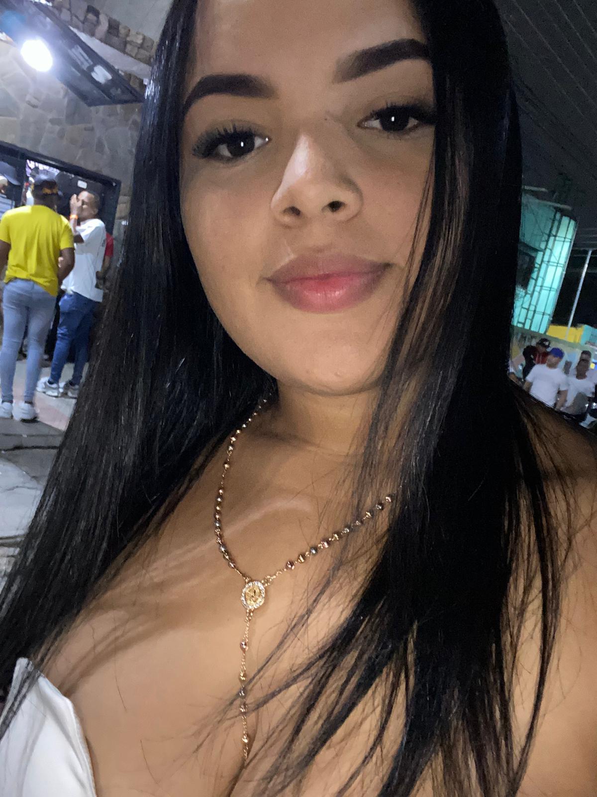 685411285|SALOMÉ|Chica