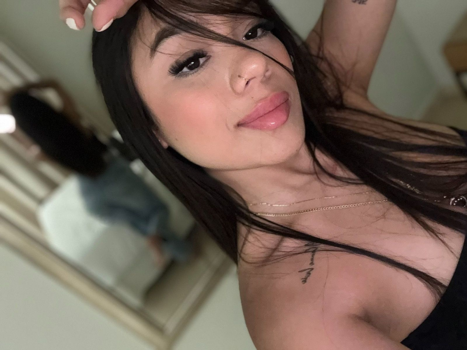 643202573|NICOL|Chica