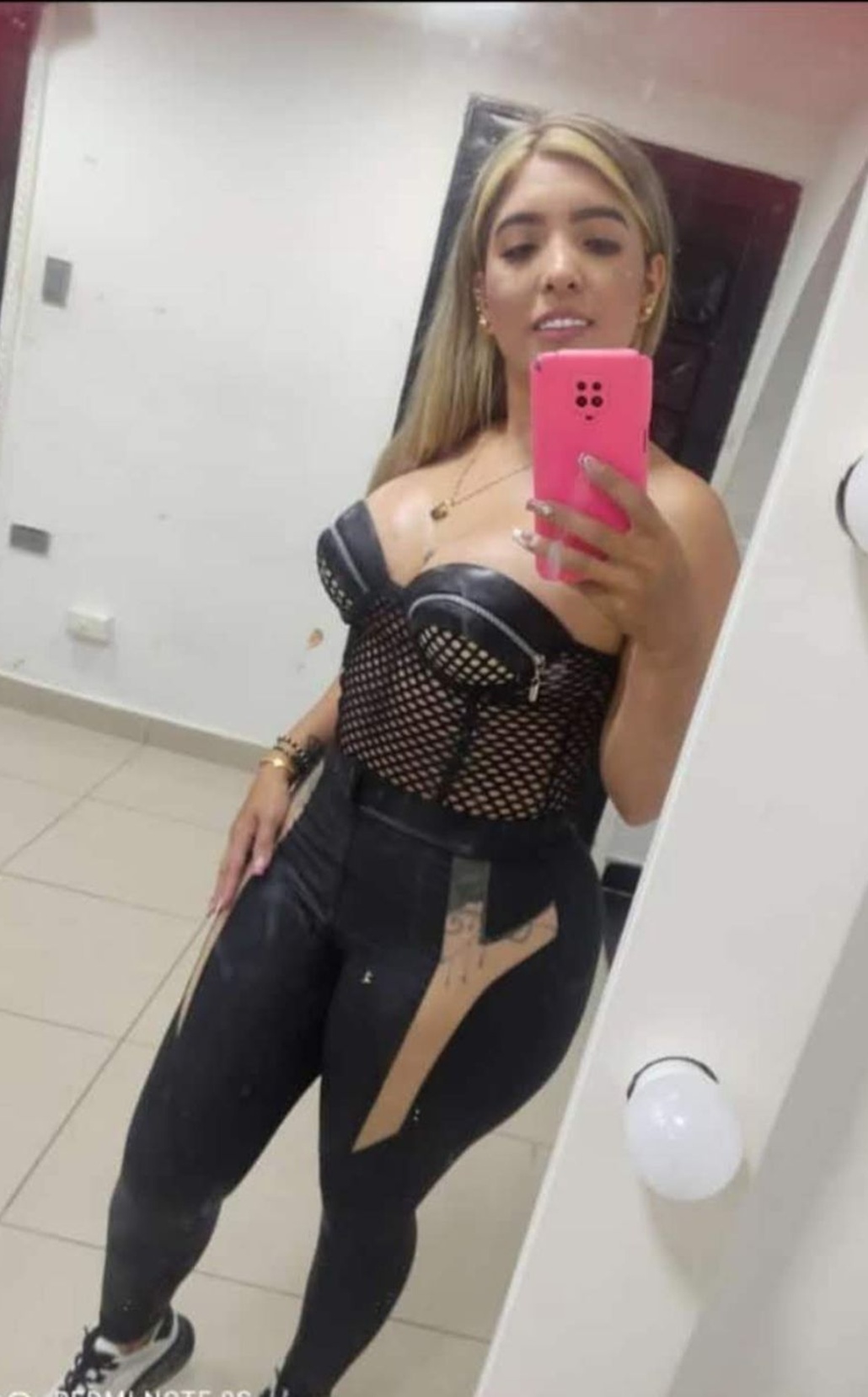 943465622|SARA|Puta