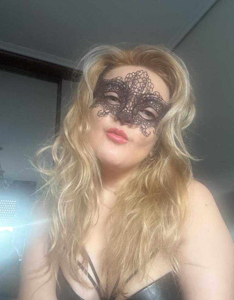 643541030|MACARENA|Chica