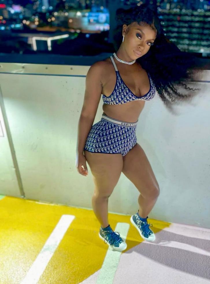 614689956|CARI|Chica