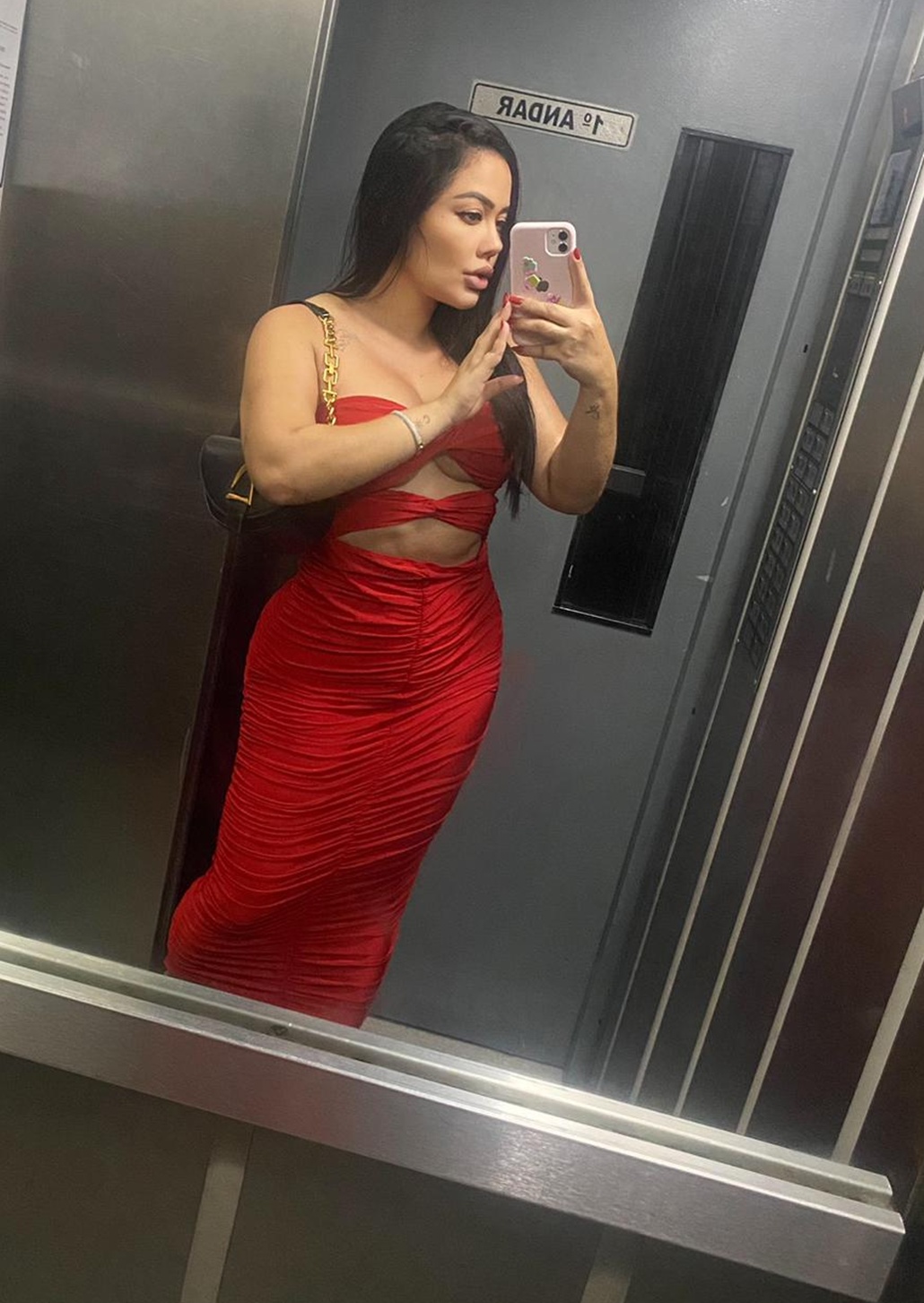 613431002|KAROL SUZUKY|Chica