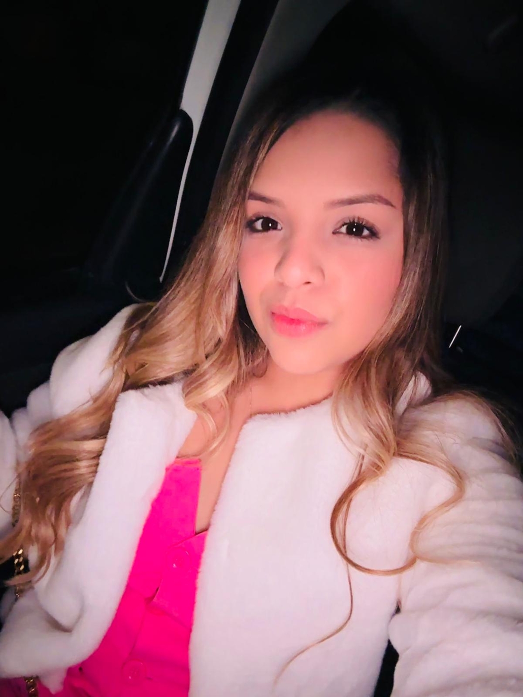 613412928|HILLARY|Chica