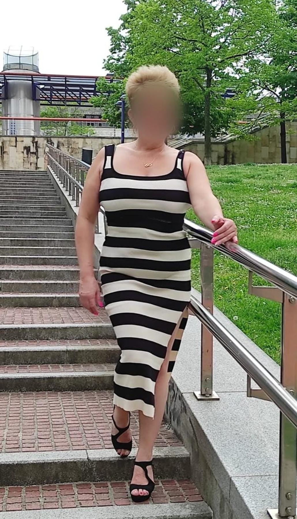 658713943|ANA|Escort