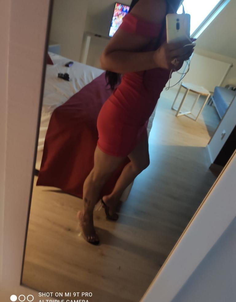 631121599|SAMIRA|Chica