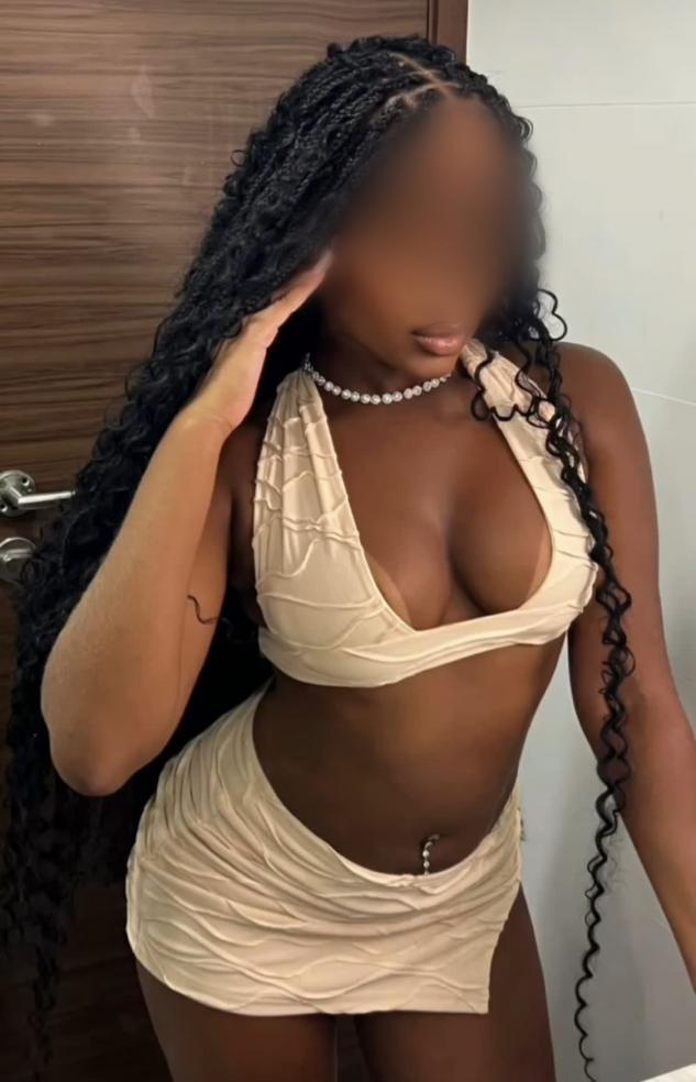 633082079|MELANIE|Chica