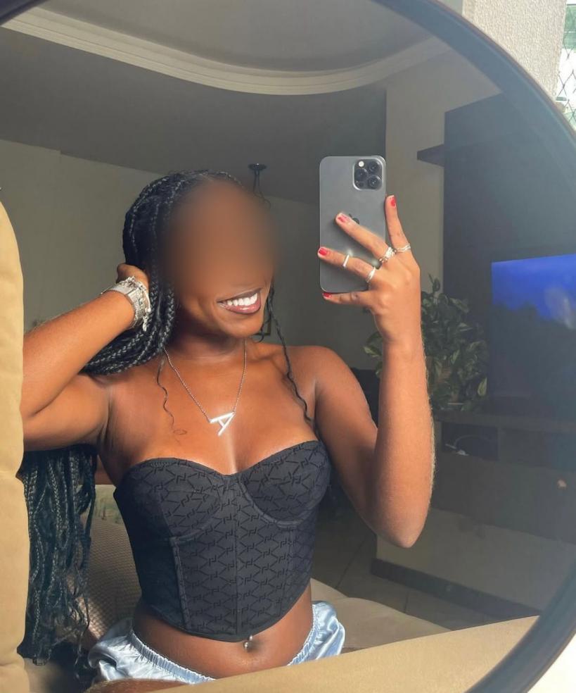 633082079|MELANIE|Chica