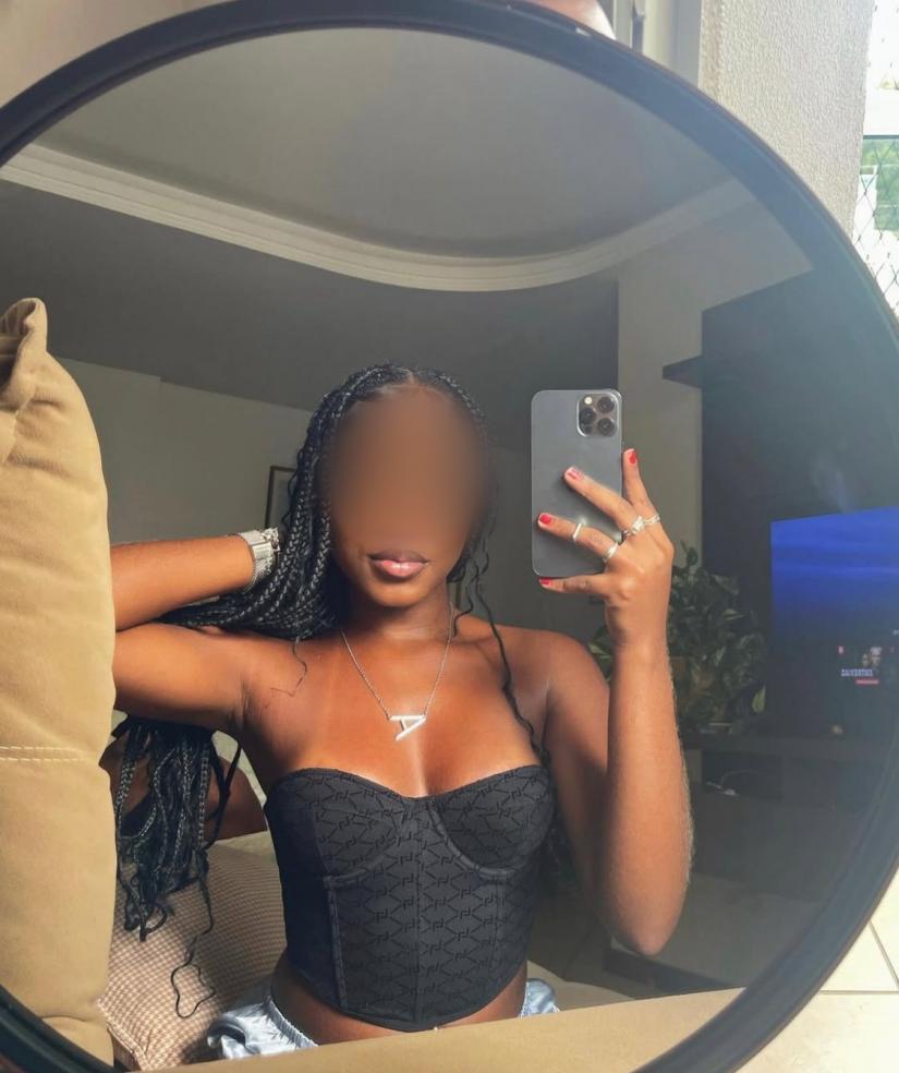 633082079|MELANIE|Chica