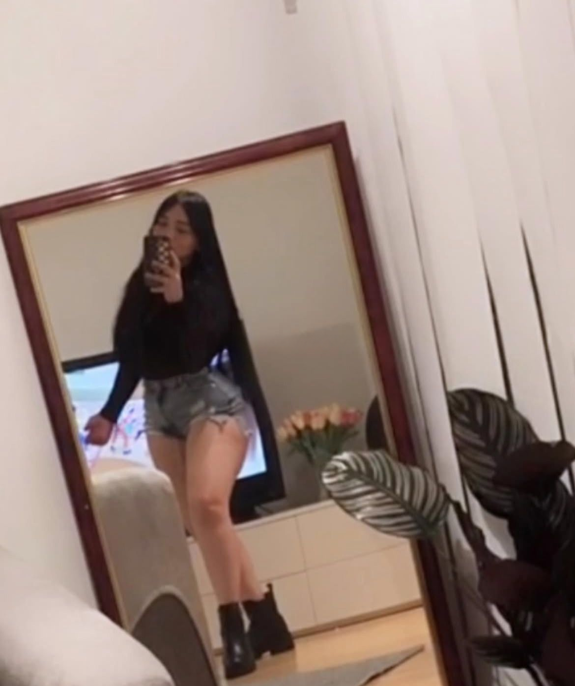 672874883|CHARLOTTE|Chica