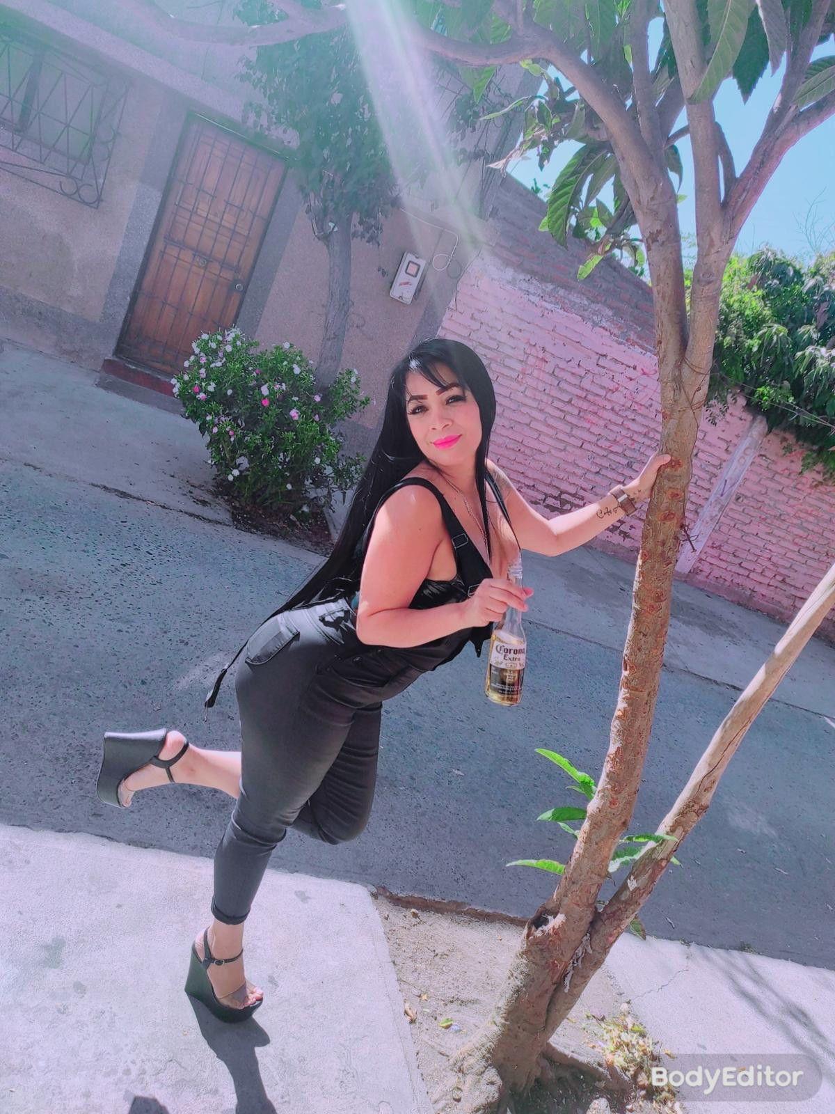 637784819|JHENE|Chica