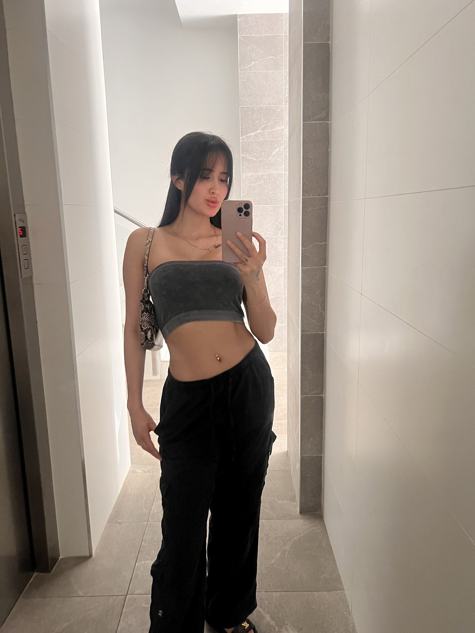 666818446|VANESA|Chica