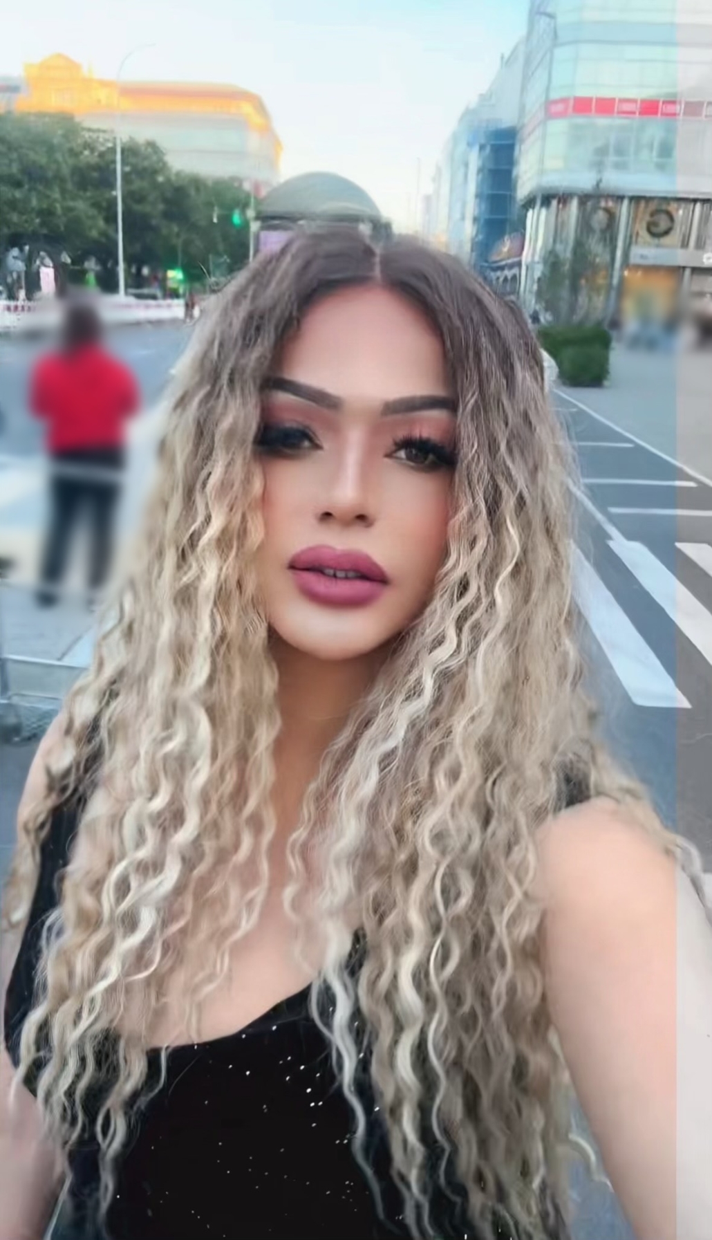 643112976|NICK RIOS|Transexual