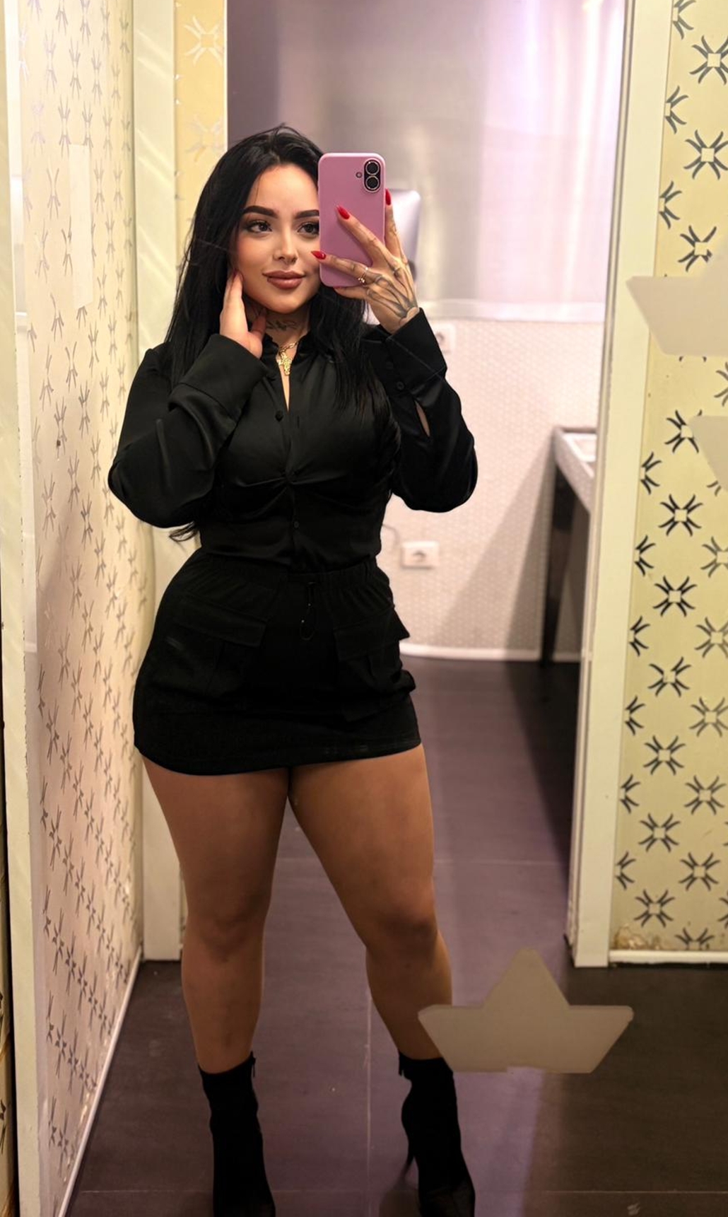 614576587|SARA|Escort