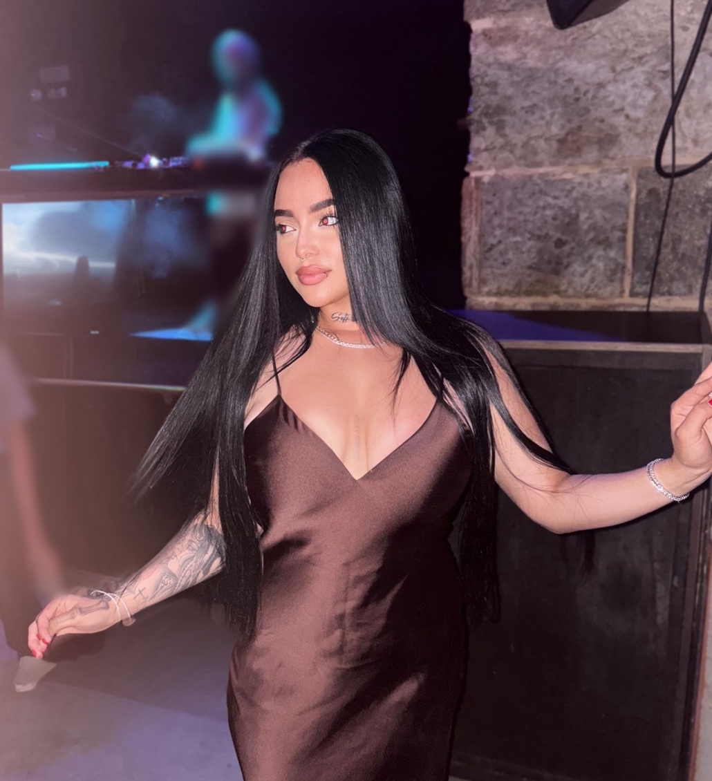 614576587|SARA|Escort