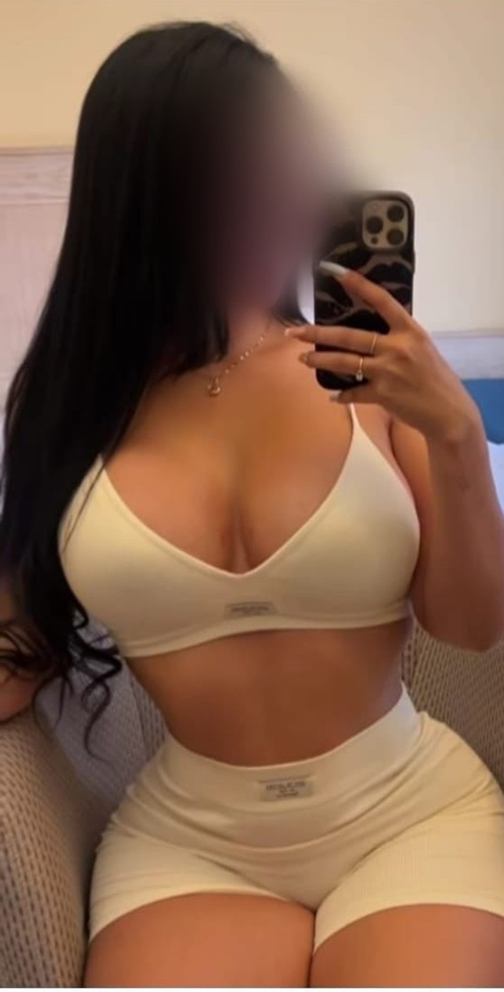641953620|DANIELA|Escort