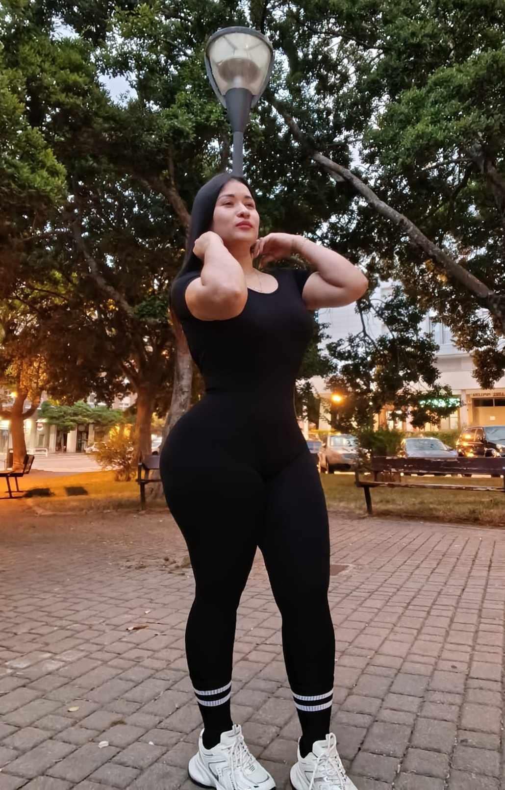 614381299|MÓNICA|Chica