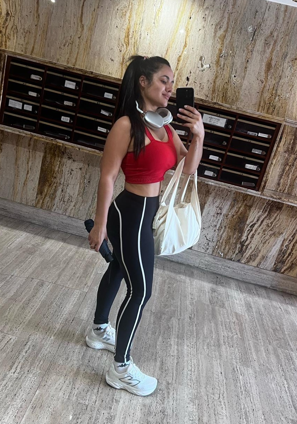 625238035|LUNA|Escort