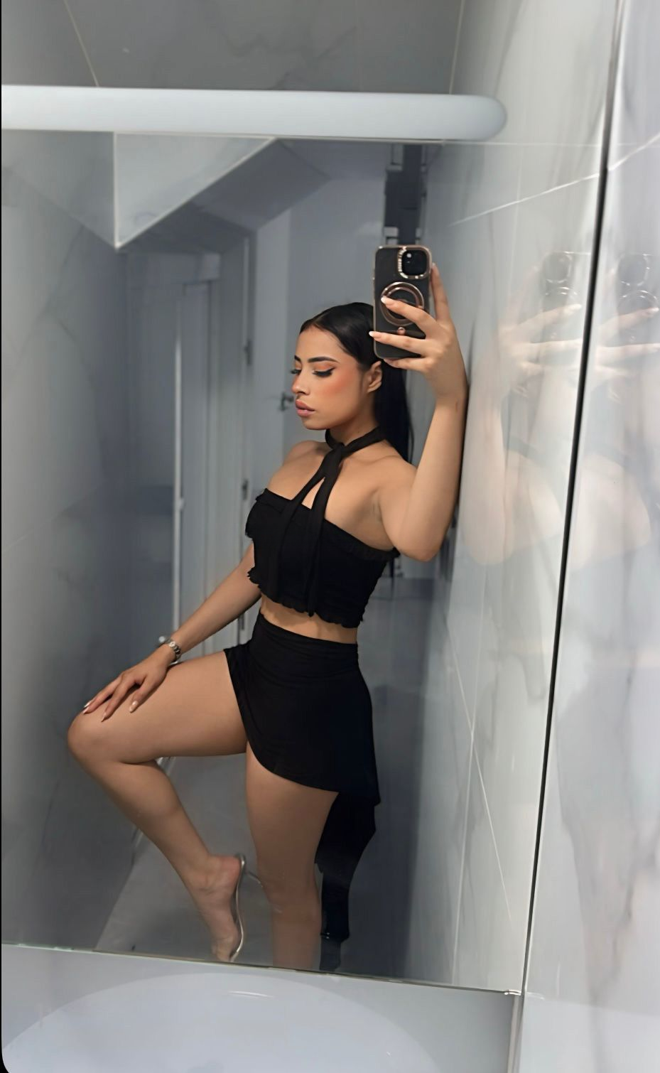 613953239|ISABELLA|Chica