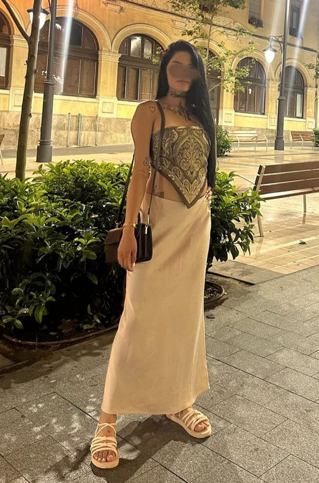 611886443|VANESSA|Escort