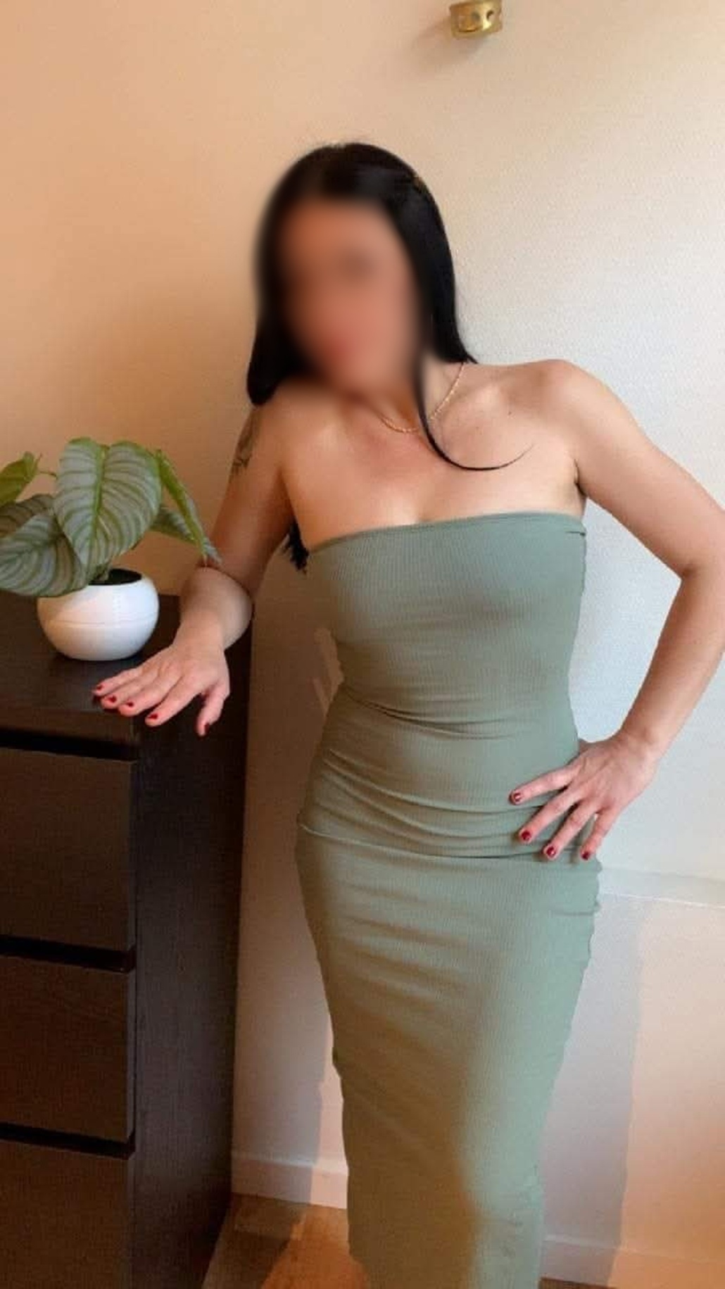 943465622|ELENA|Chica