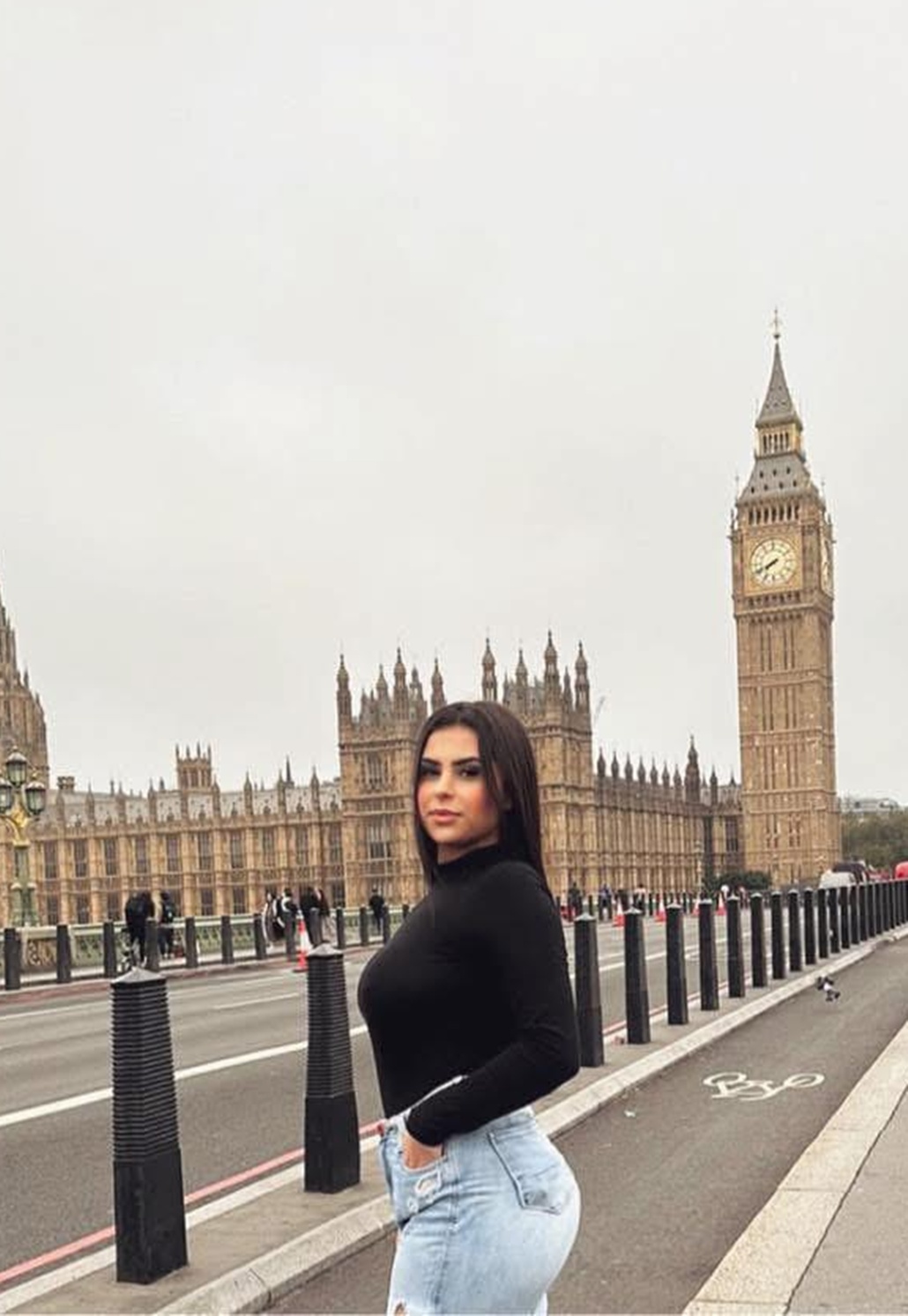 635661136|ISABELA|Chica