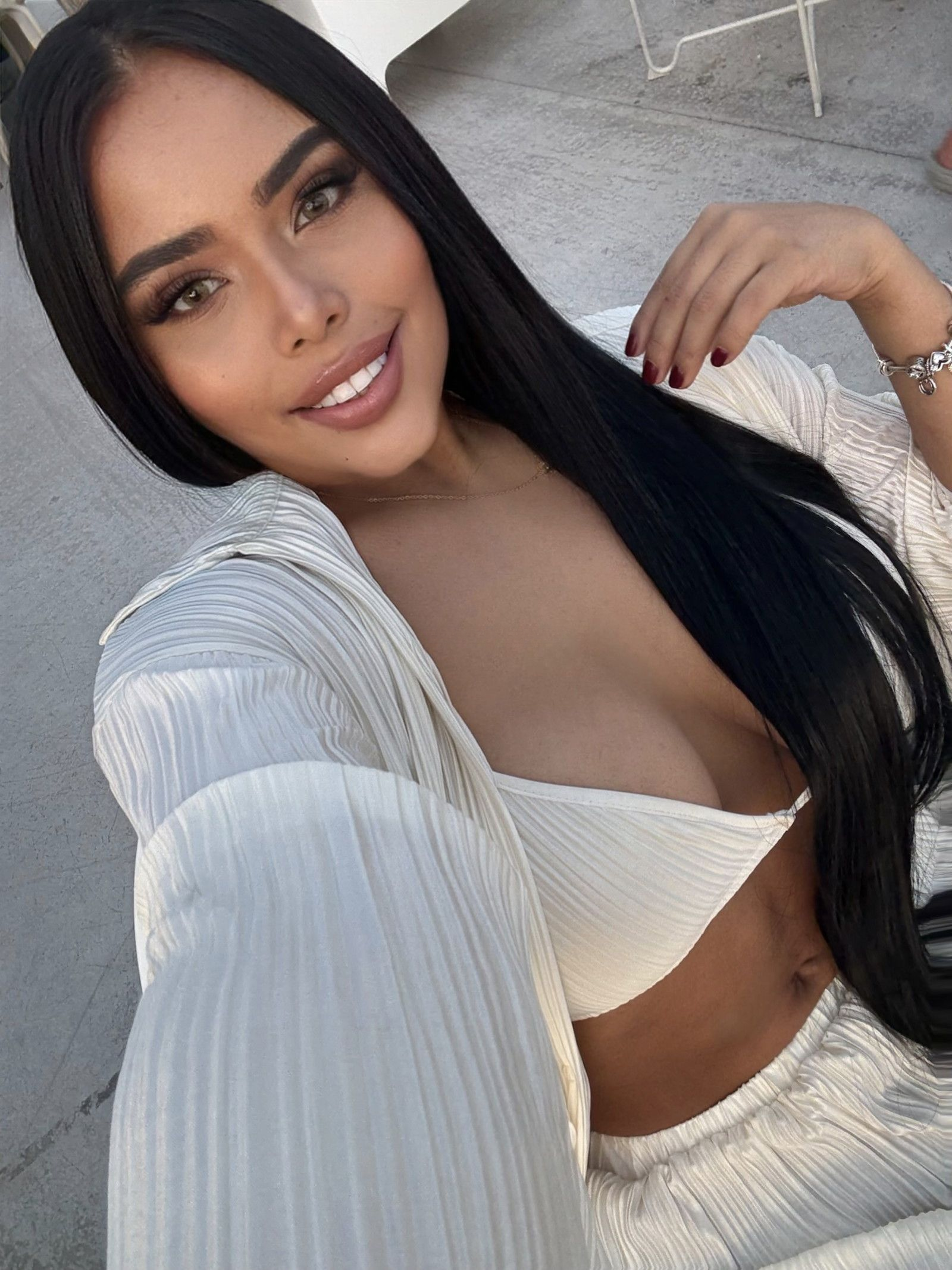 632952905|NICOLL|Chica
