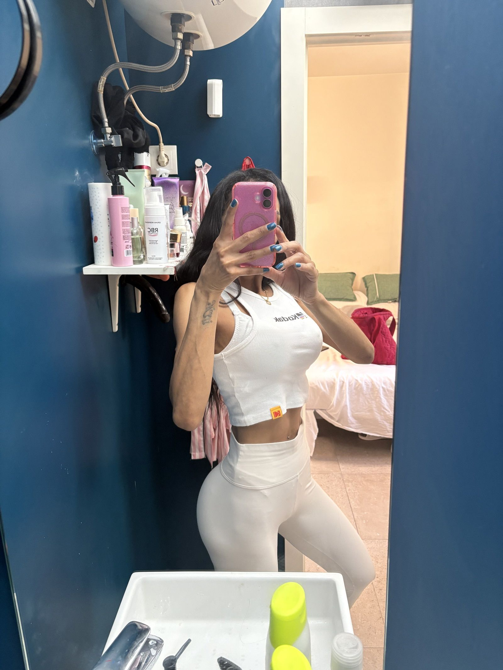 632964566|PAMELA|Chica