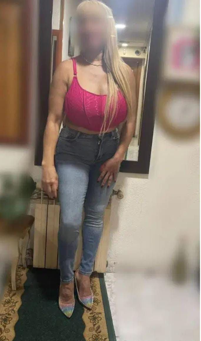 641196552|GALA|Chica