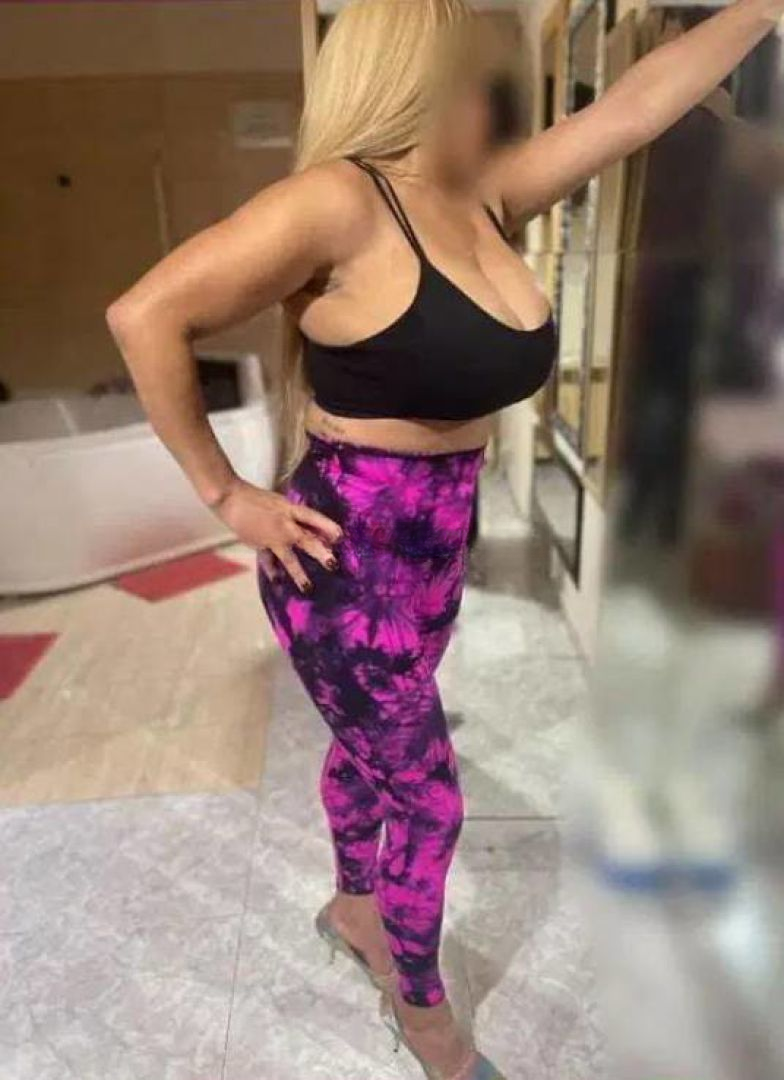 641196552|GALA|Chica