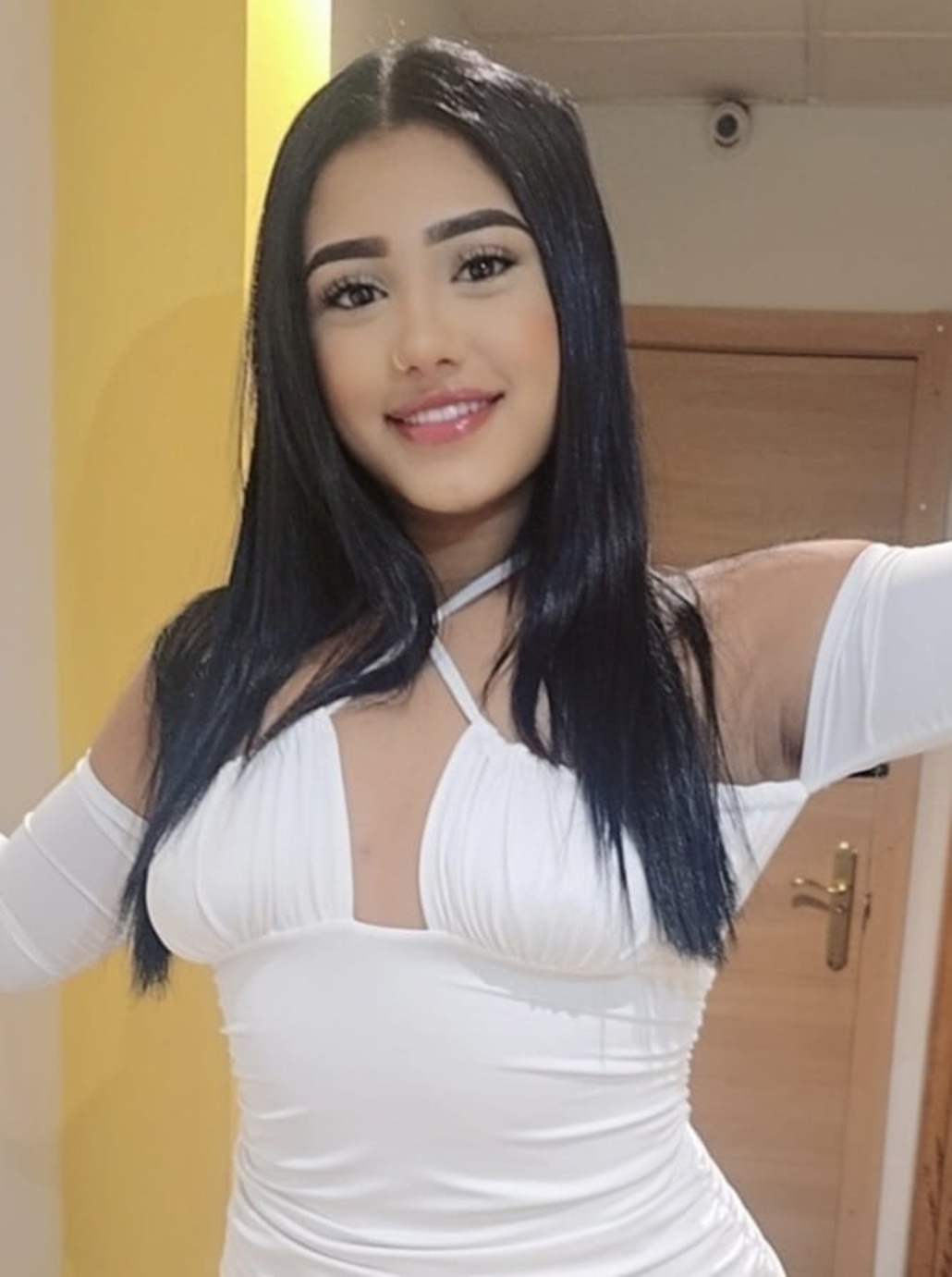 680615957|PAMELITA|Chica