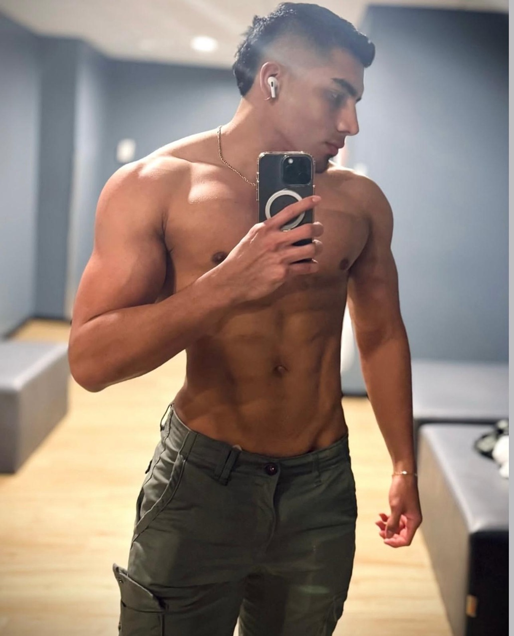 674504023|BRANDÓN|Chico